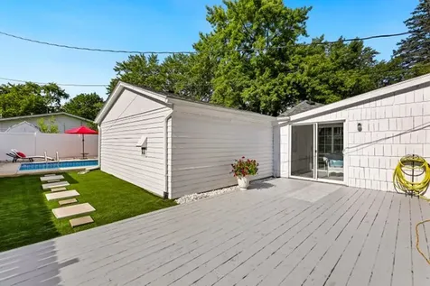 920 Fern Avenue St. Charles IL 60174