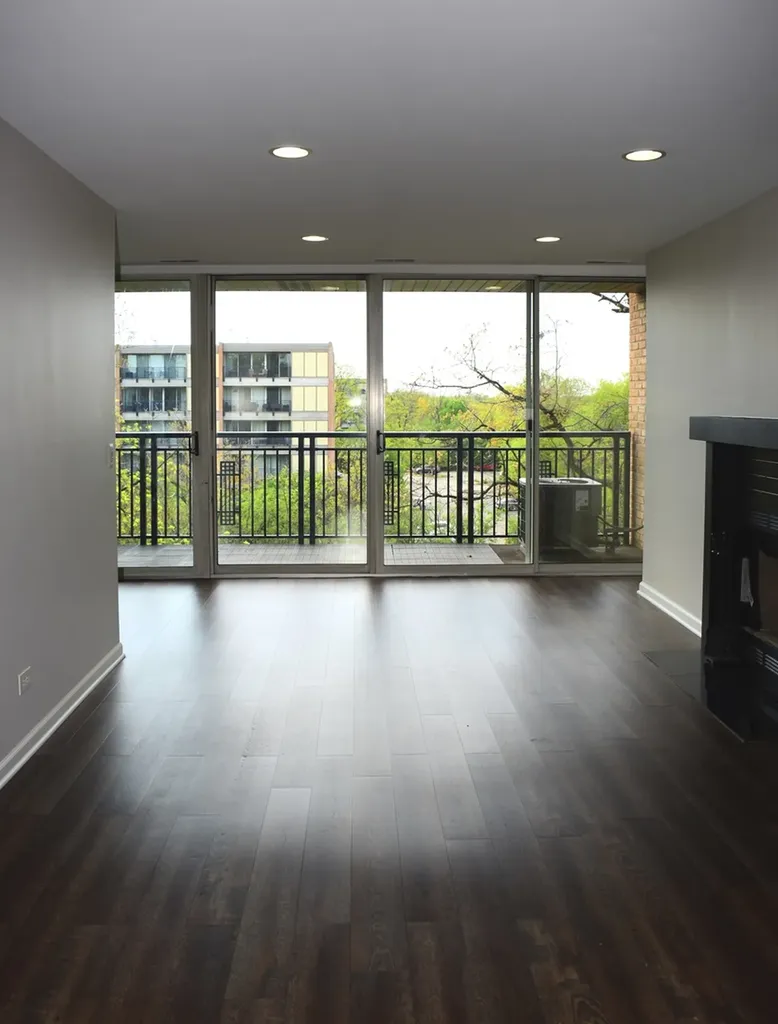 5950 Oakwood Drive Lisle IL 60532