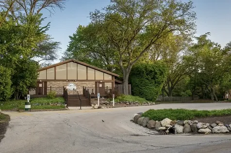 5950 Oakwood Drive Lisle IL 60532