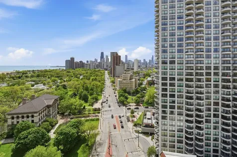 2000 North Lincoln Park West Chicago IL 60614