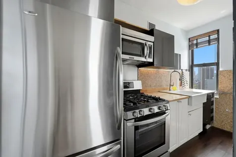 2000 North Lincoln Park West Chicago IL 60614