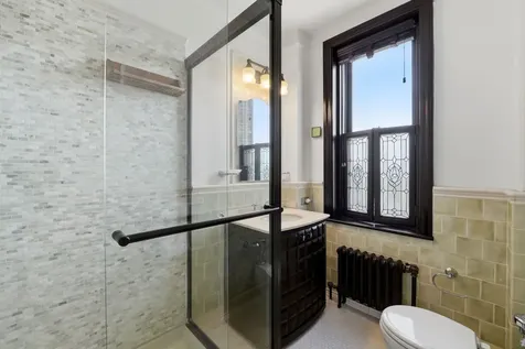 2000 North Lincoln Park West Chicago IL 60614