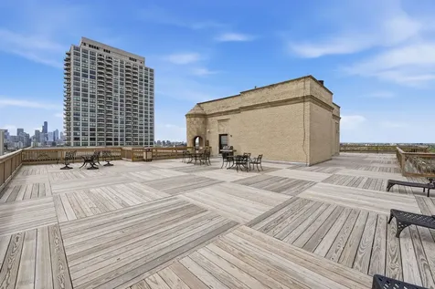 2000 North Lincoln Park West Chicago IL 60614