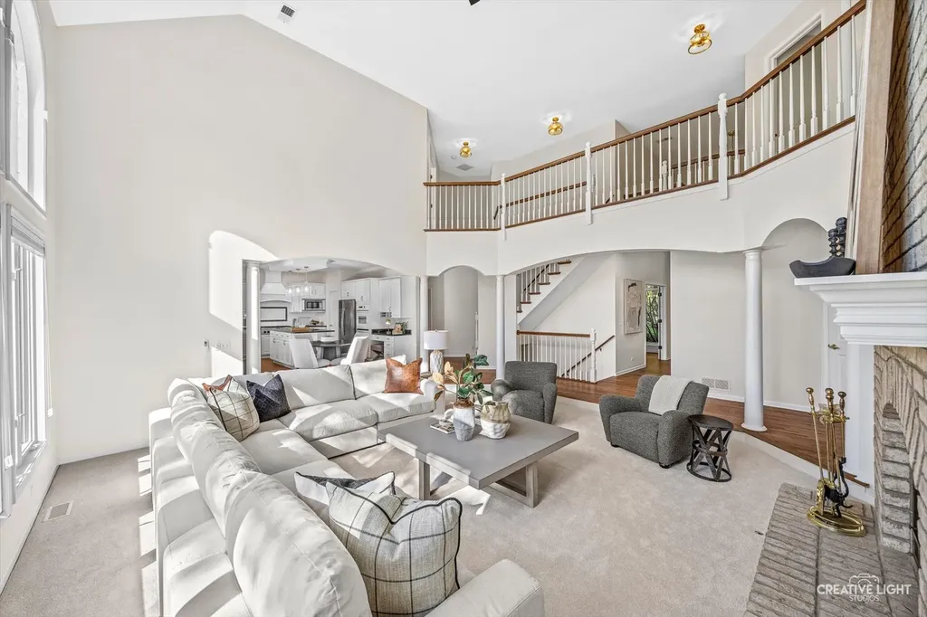 1096 Reddington Drive Aurora IL 60502