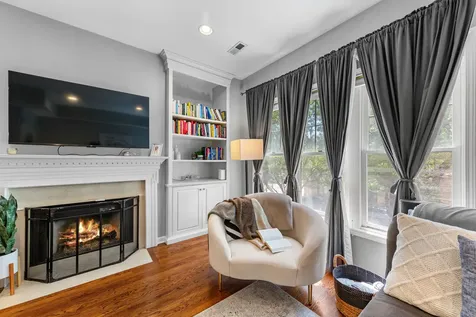 1306 West Fletcher Street Chicago IL 60657