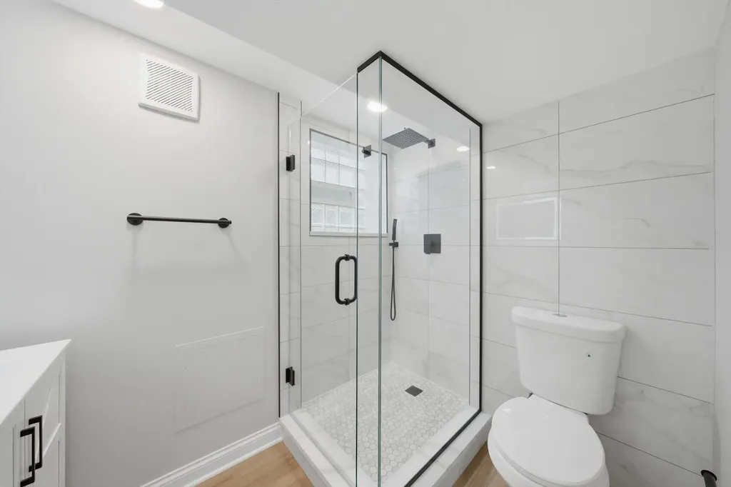 8434 Lawndale Avenue Skokie IL 60076