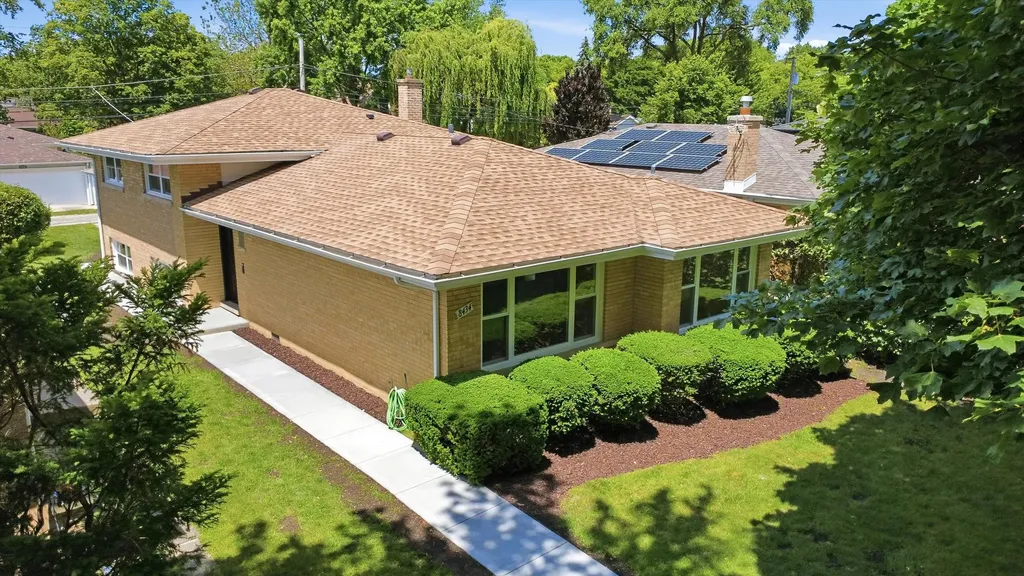8434 Lawndale Avenue Skokie IL 60076