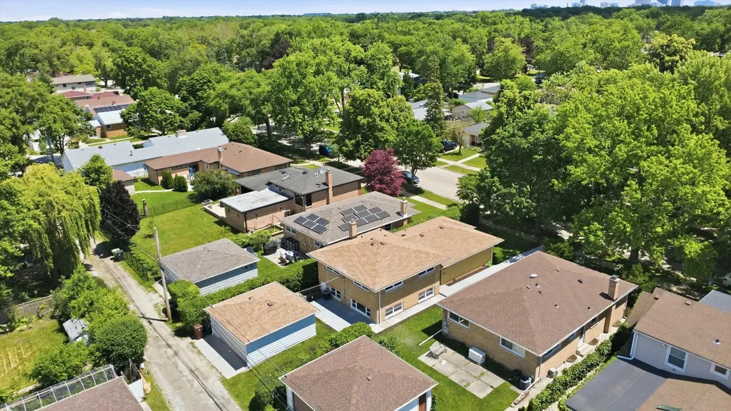 8434 Lawndale Avenue Skokie IL 60076