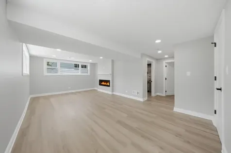 8434 Lawndale Avenue Skokie IL 60076