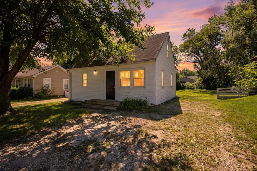3111 8TH Street Rockford IL 61109