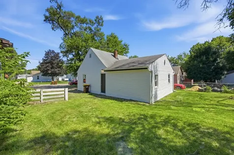 3111 8TH Street Rockford IL 61109