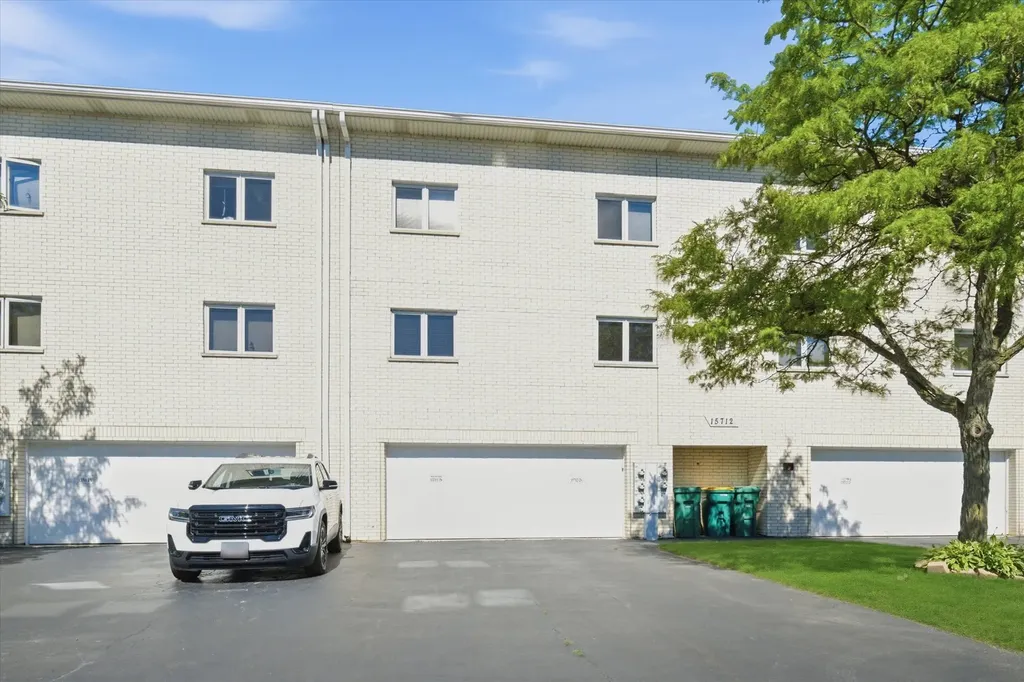 15712 Old Orchard Court Orland Park IL 60462