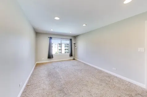 502 West Huntington Commons Road Mount Prospect IL 60056