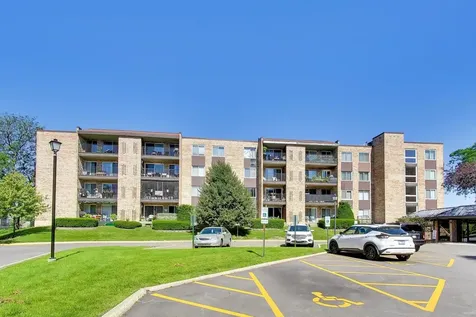 502 West Huntington Commons Road Mount Prospect IL 60056