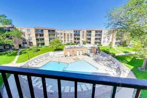 502 West Huntington Commons Road Mount Prospect IL 60056