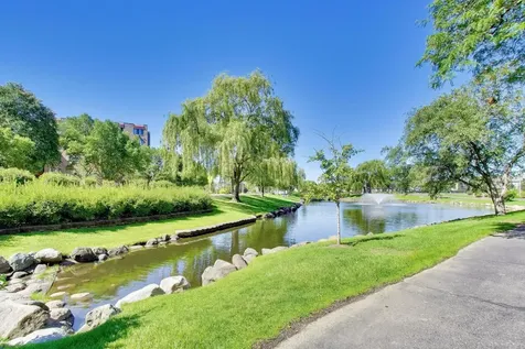 502 West Huntington Commons Road Mount Prospect IL 60056