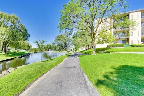 502 West Huntington Commons Road Mount Prospect IL 60056