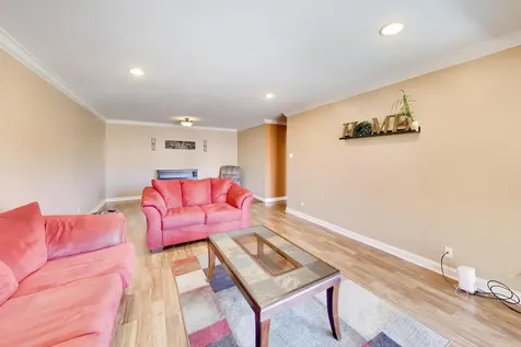 502 West Huntington Commons Road Mount Prospect IL 60056