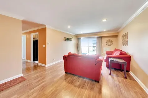502 West Huntington Commons Road Mount Prospect IL 60056