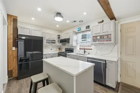 5523 North Neenah Avenue Chicago IL 60656