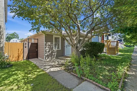 5523 North Neenah Avenue Chicago IL 60656