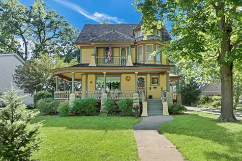 112 South Lake Street Grayslake IL 60030