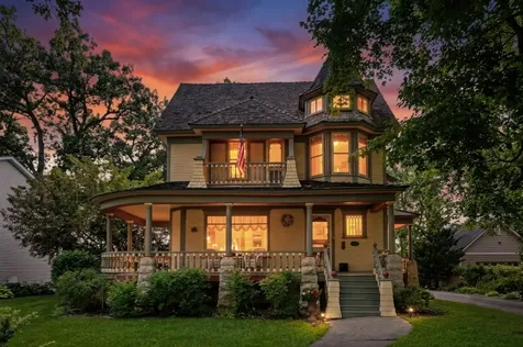 112 South Lake Street Grayslake IL 60030