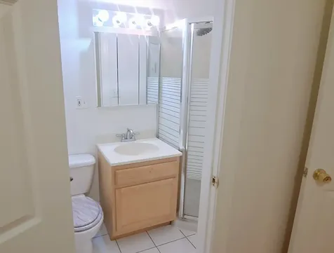 6452 North Bell Avenue Chicago IL 60645