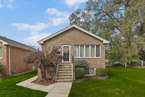 8850 South Mozart Avenue Evergreen Park IL 60805