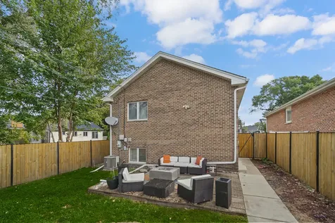 8850 South Mozart Avenue Evergreen Park IL 60805