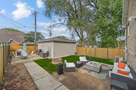 8850 South Mozart Avenue Evergreen Park IL 60805