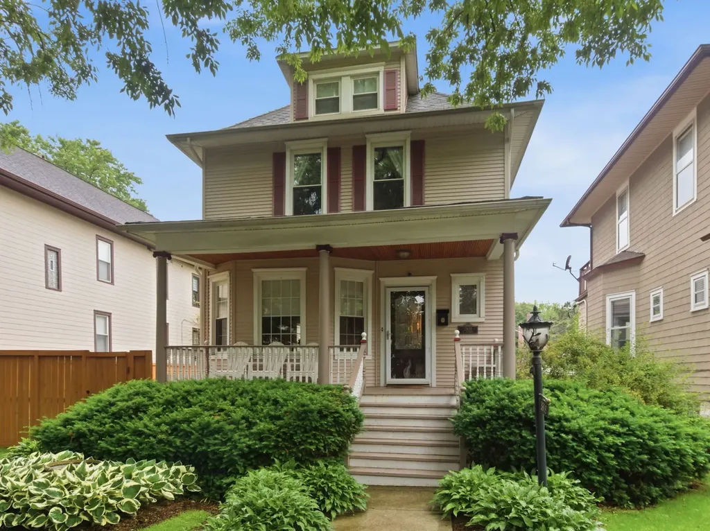 3808 North Ridgeway Avenue Chicago IL 60618