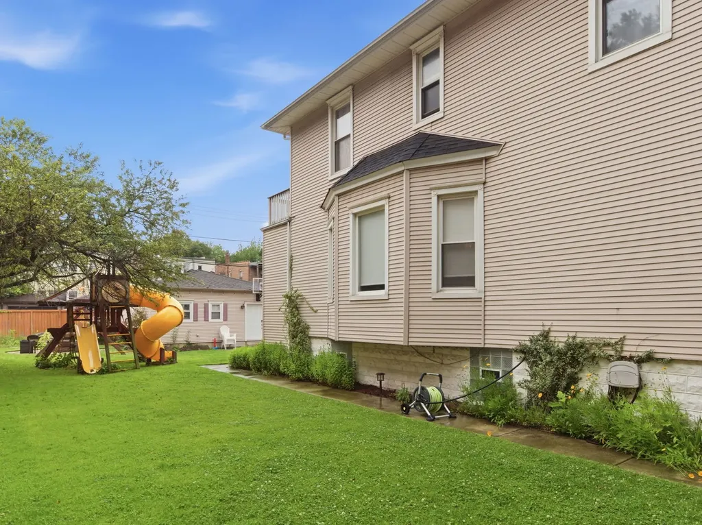 3808 North Ridgeway Avenue Chicago IL 60618