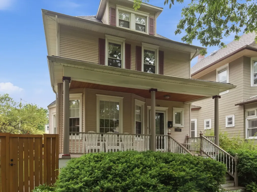 3808 North Ridgeway Avenue Chicago IL 60618