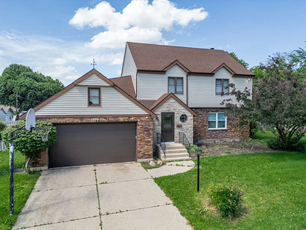 1300 Wolff Avenue Elgin IL 60123
