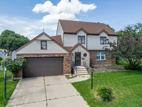 1300 Wolff Avenue Elgin IL 60123