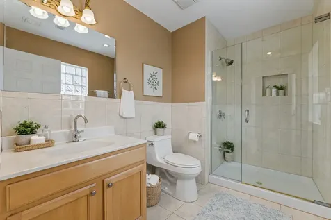 5533 Lincoln Avenue Morton Grove IL 60053