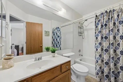 1464 Leeward Court Grayslake IL 60030