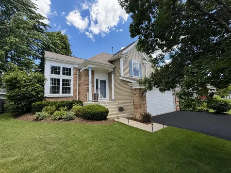 1464 Leeward Court Grayslake IL 60030