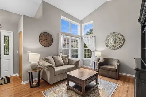 1464 Leeward Court Grayslake IL 60030
