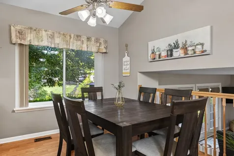 1464 Leeward Court Grayslake IL 60030