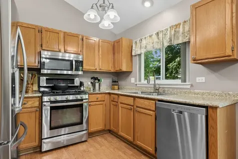 1464 Leeward Court Grayslake IL 60030