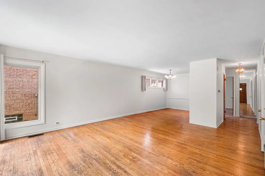 6209 North Caldwell Avenue Chicago IL 60646