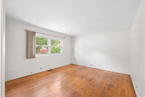 6209 North Caldwell Avenue Chicago IL 60646