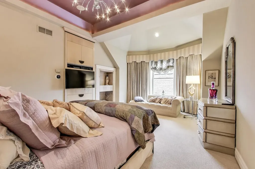 1919 South Prairie Avenue Chicago IL 60616