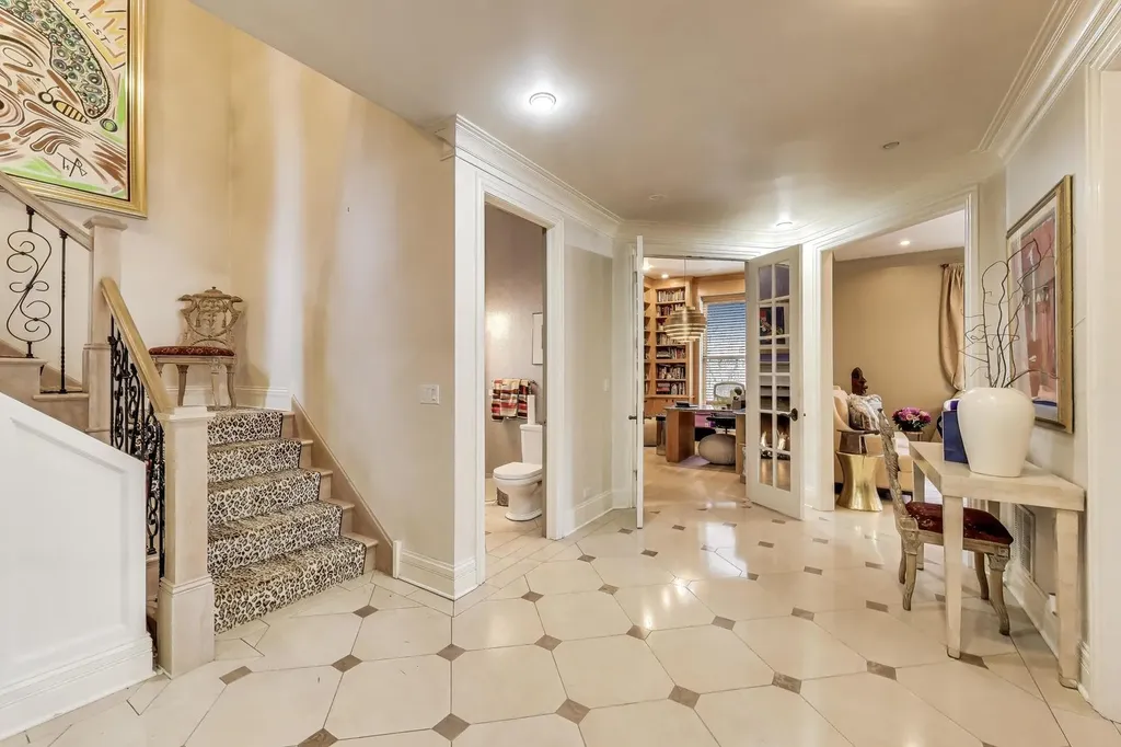 1919 South Prairie Avenue Chicago IL 60616