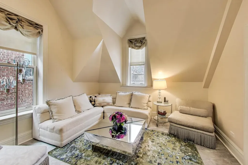 1919 South Prairie Avenue Chicago IL 60616