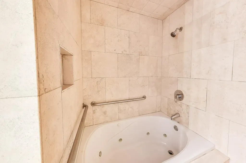 1919 South Prairie Avenue Chicago IL 60616