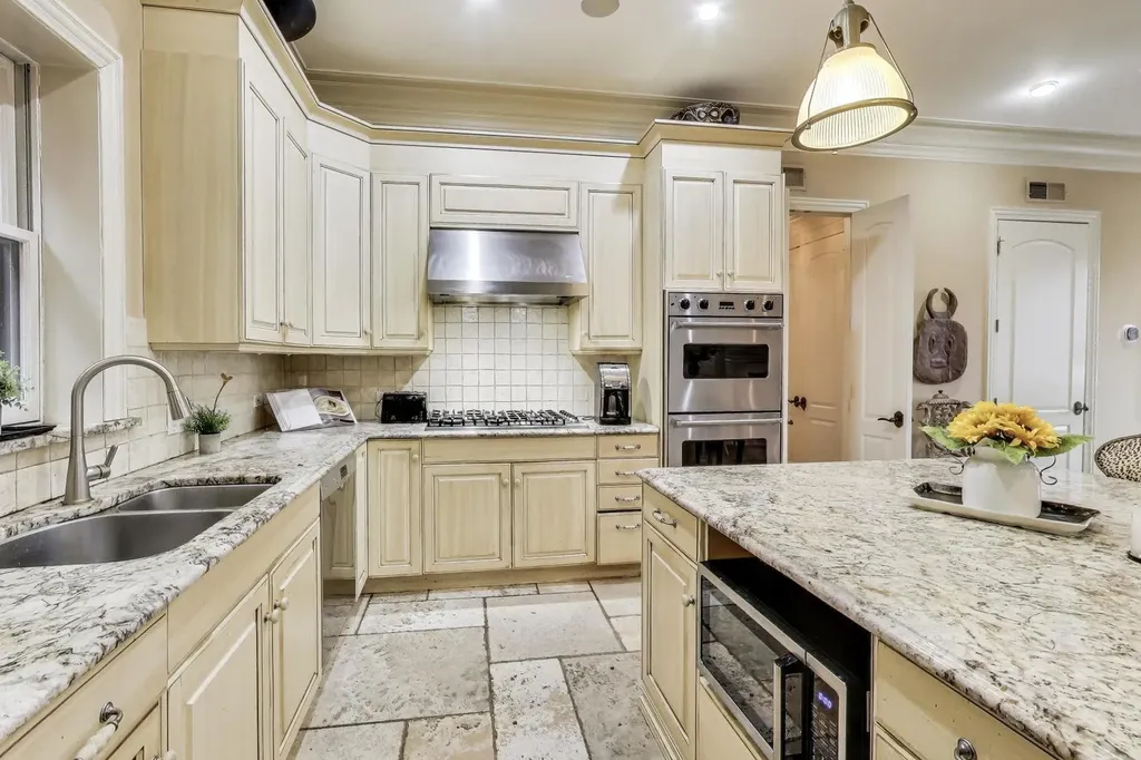 1919 South Prairie Avenue Chicago IL 60616