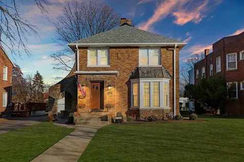 1317 North Jackson Street Waukegan IL 60085
